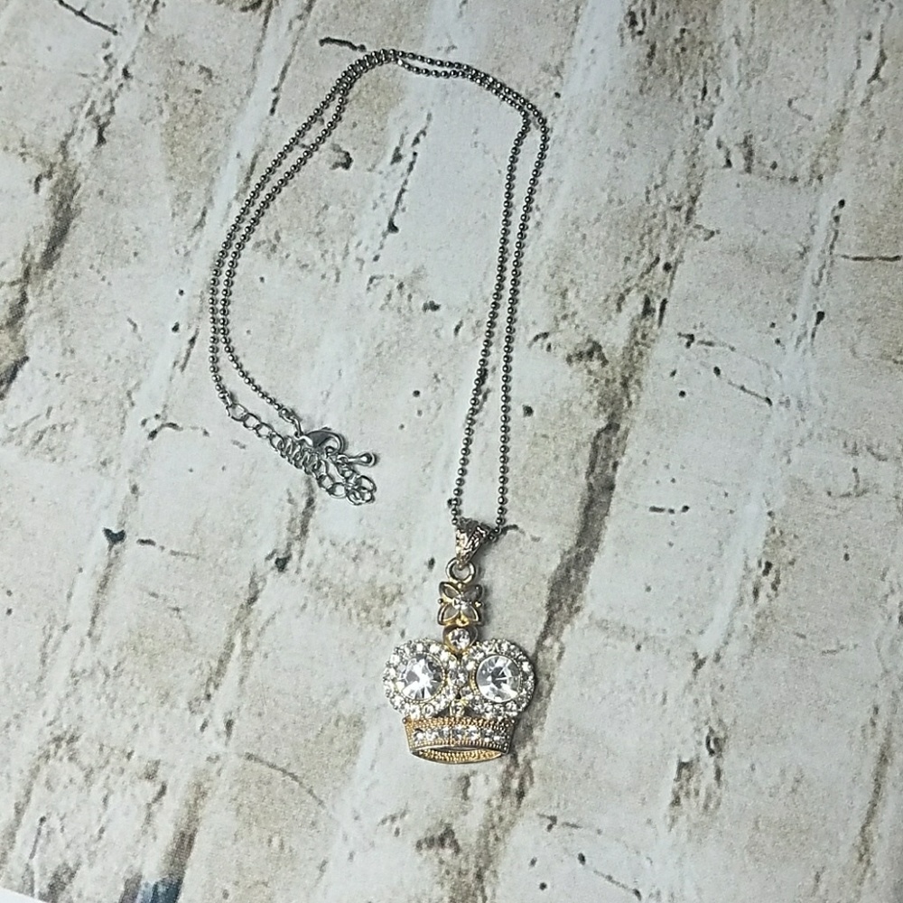 Crown necklace